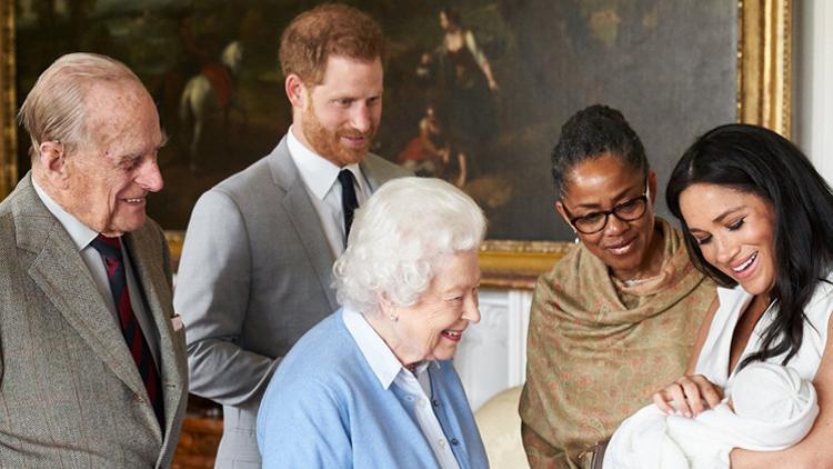 Kraliçe emretti, doğum belgesinden Meghan'ın adı kaldırıldı