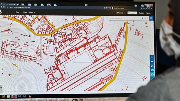 2 bin 300 yıl önceki Bergama Antik Kenti 'dijital' dünyadaki yerini aldı