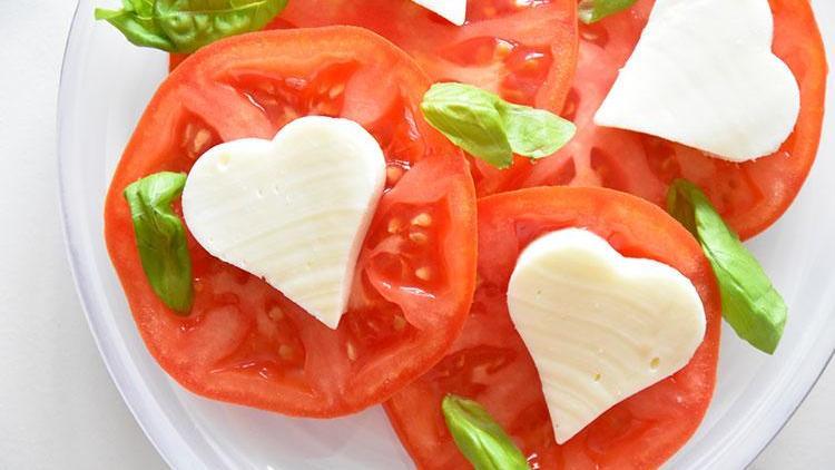 Caprese Salatası Tarifi - Evde Caprese Salatası Nasıl Yapılır? Kolay Ve ...