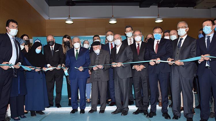24 saat açık kalacak kütüphane, Binali Yıldırım ve Efkan Ala'nın katılımıyla açıldı