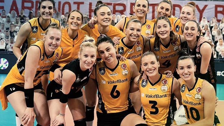 VakıfBank, ASPTT'yi 3-0 yenerek C Grubu'ndaki son karşılaşmalar öncesi adını çeyrek finale yazdırdı