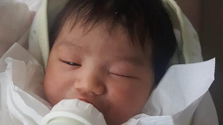 Vicdans�zlar! 1 haftal�k bebe�i ��pe att�lar