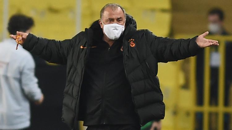 Bulut hocasının elini öpmeli