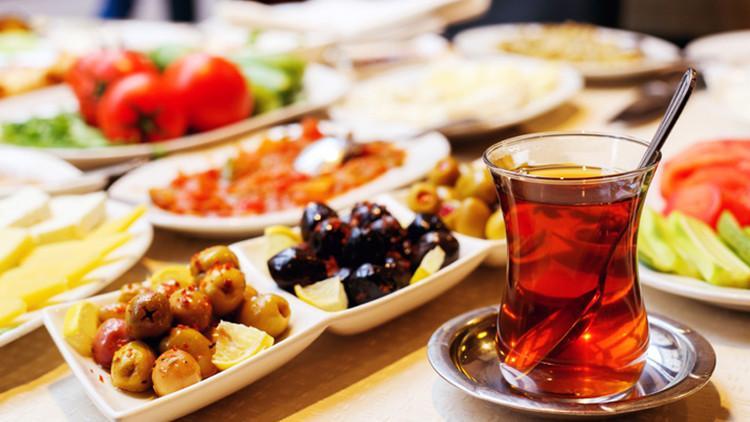 Kahvaltı yapılmalı mı, yapılmamalı mı?