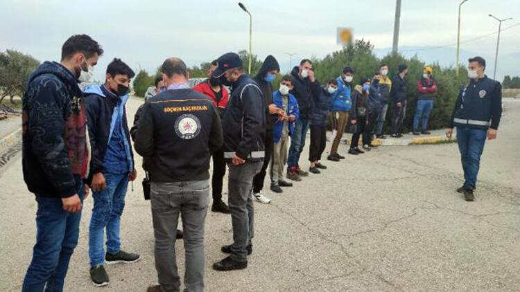 Yol uygulamasında 10 kaçak göçmen yakalandı
