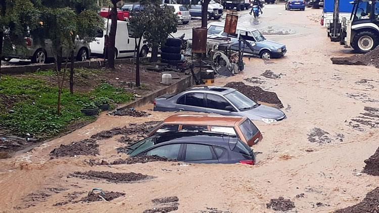 İzmir&#39;deki sel felaketi ile ilgili uzmanlardan açıklama: Su toprakla buluşmuyor ve... - Son Dakika Haber