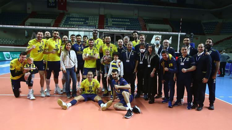 Fenerbahçe Erkek Voleybol Takımı'nda iki koronavirüs daha!