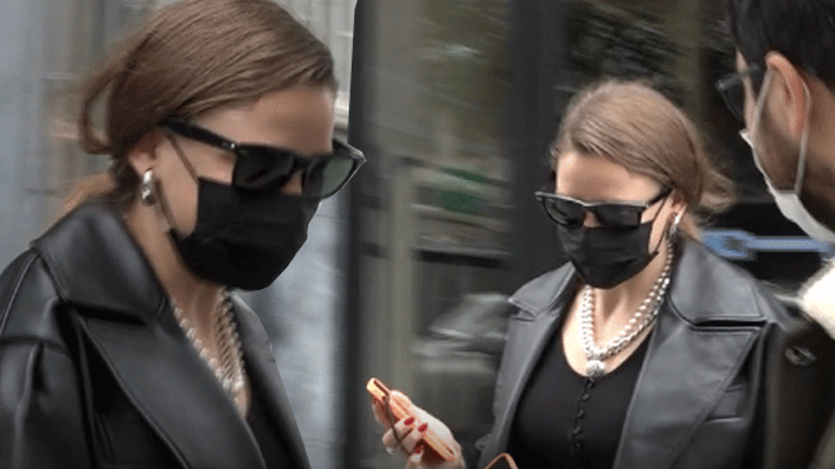 Serenay Sar�kaya'dan tepki: Size ne!