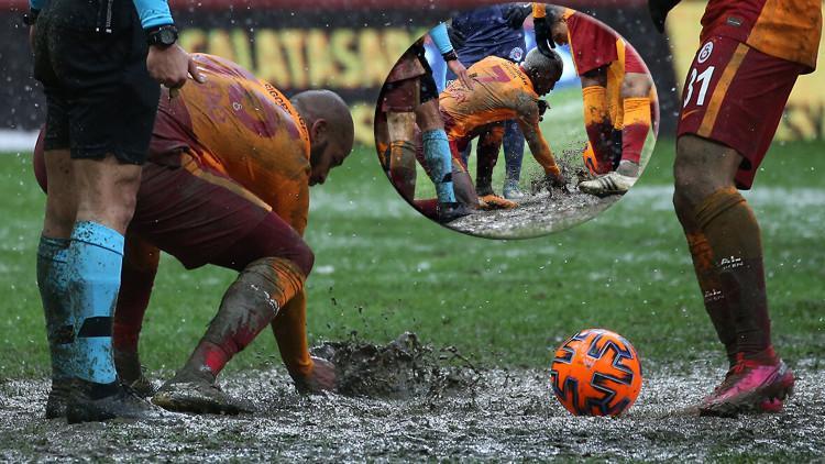 Galatasaray maçına damga vuran görüntü! Marcao ve Onyekuru elleriyle temizledi