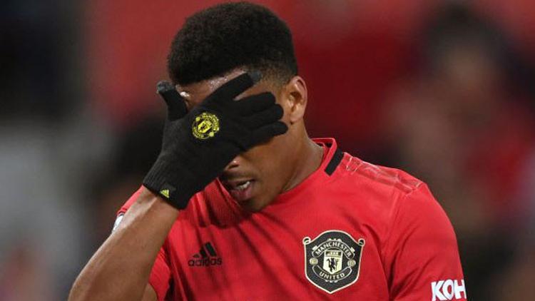 İngiltere'de ırkçılık skandalı! Martial'e sosyal medyadan saldırdılar