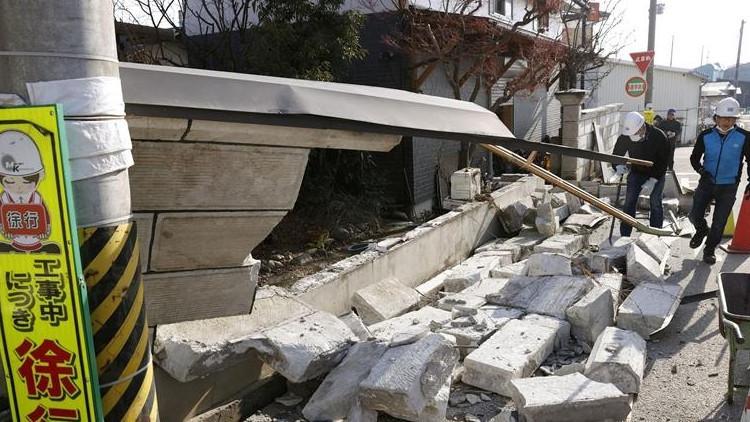 Fukuşima'daki 7,3'lük depremde 160 kişi yaralandı