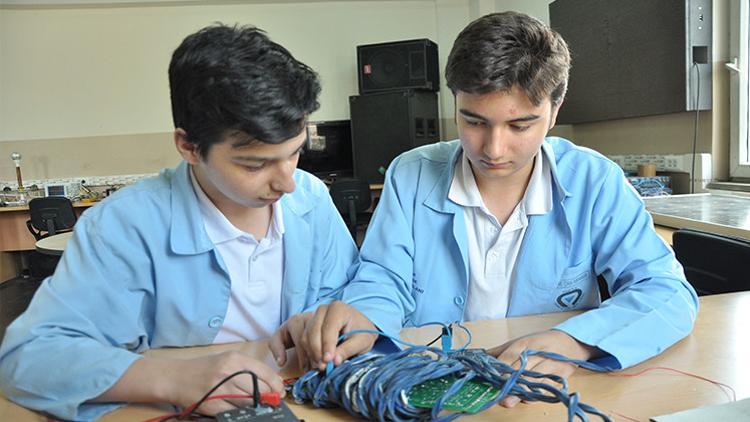 MEB'den 'Mesleki Eğitimde 1000 Okul Projesi'ne destek