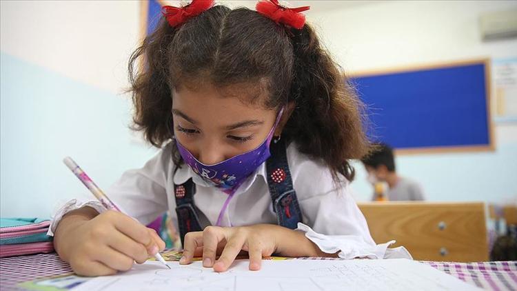 Salgının uzaması çocukları etkileyebilir