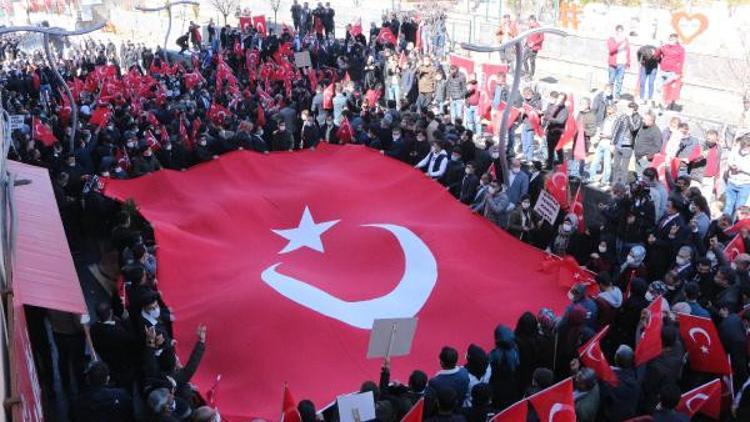 Şırnak'ta Gara şehitleri için 'teröre lanet' yürüyüşü