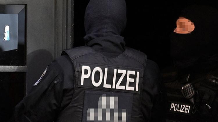 Aşırı sağcı polis hakkında dava açıldı