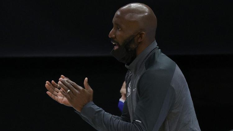 Atlanta Hawks'ta Lloyd Pierce kovuldu