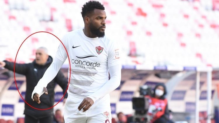 Aaron Boupendza'dan Sivas'ta dikkat çeken fedakarlık! Alçıyla sahaya çıktı