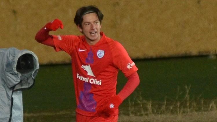 Enis Destan'a Fransa ve Almanya'dan ilgi