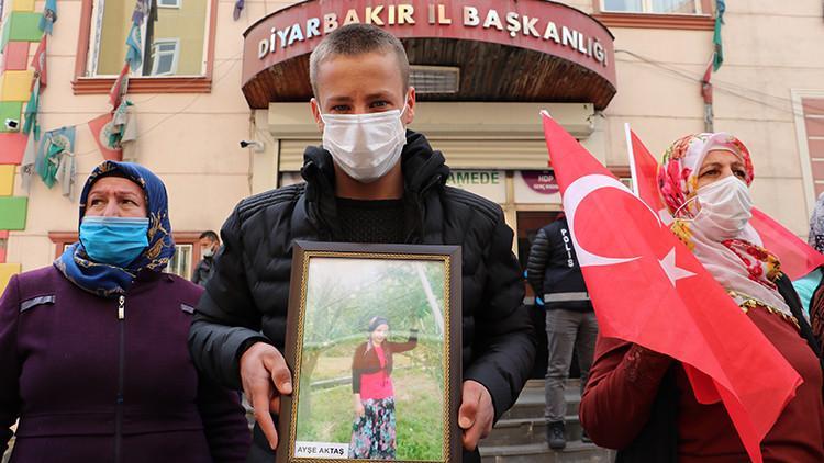 Diyarbakır annelerinin oturma eylemine iki aile daha katıldı