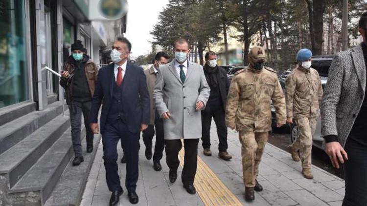 Mavi kategorideki Bitlis'te, validen esnafa 'tedbir' uyarısı