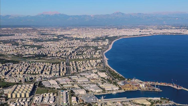 COVID-19 en çok Antalya’yı etkiledi