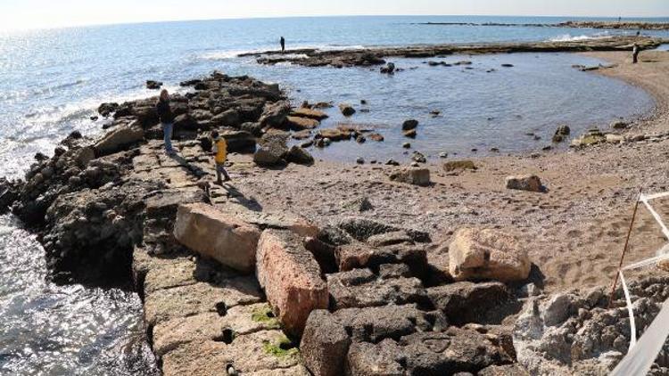 Deniz çekildi, antik liman ortaya çıktı