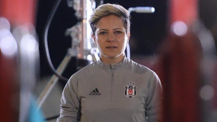 Bahar Özgüvenç: "Türkiye'de kadın futbolu halen emekliyor..."