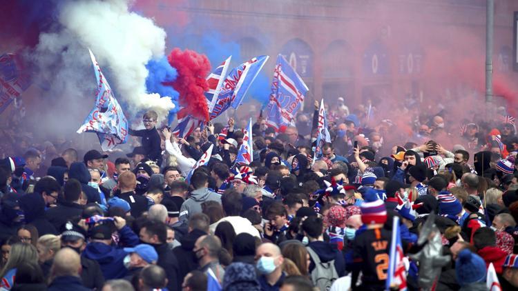 Rangers’ın şampiyonluk kutlamalarına ’pandemi’ tepkisi! Vakalar artabilir...