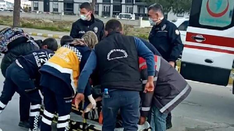 Burhaniyede otomobil ile motosiklet çarpıştı: 2 yaralı