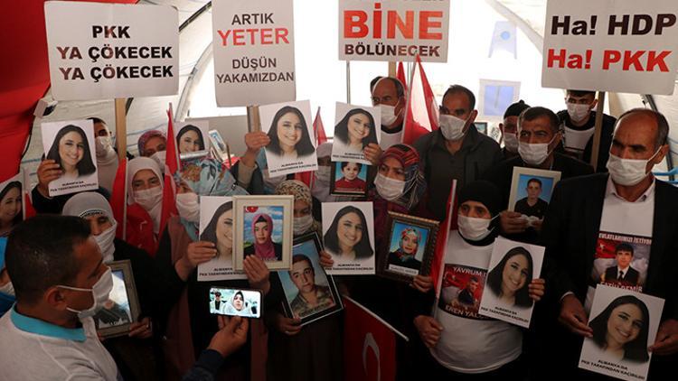 Diyarbakır’daki annelerle görüştü