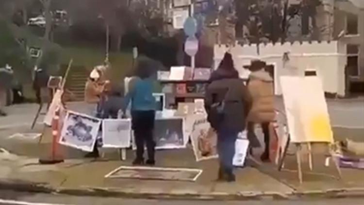 Boğaziçi Üniversitesi'nde Kabe fotoğrafının yere serilmesi davası başladı