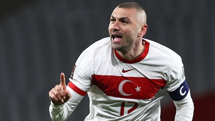 Burak Yılmaz'dan esprili Ronaldo yanıtı! "Beni övmek için..."