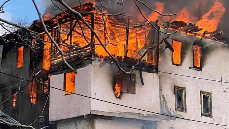 Elektrik kontağından çıkan yangın evi küle çevirdi Son Dakika Haberleri