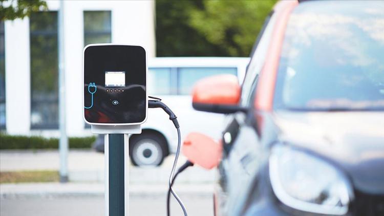 Çinli dev şirketten akıllı elektrikli araçlara 10 milyar dolarlık yatırım
