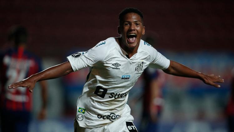 Libertadores'te tarihe geçen gol! Santos'un 16 yaşındaki forveti Angelo Gabriel...