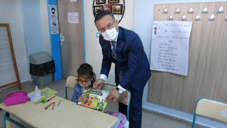 Aydın'da miniklere boyama kitabı ile deprem bilinci aşılandı