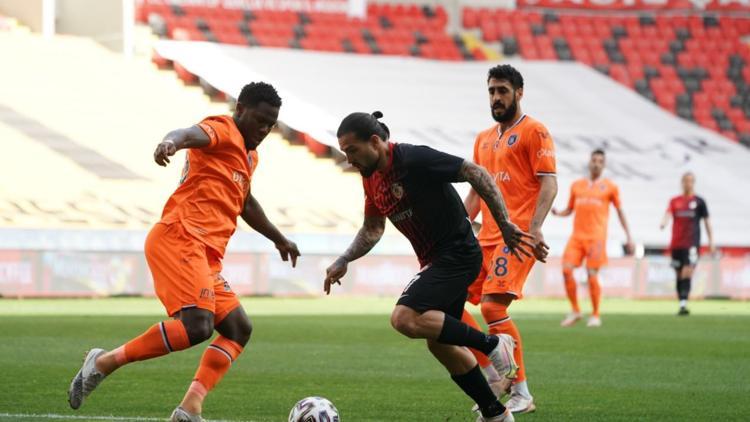 Gaziantep FK 2-0 Başakşehir (Maçın özeti ve golleri)