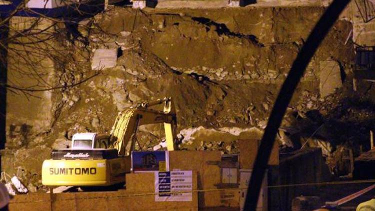 Ankara'da inşaat kazısında temeli kayan apartmanda yıkım başladı