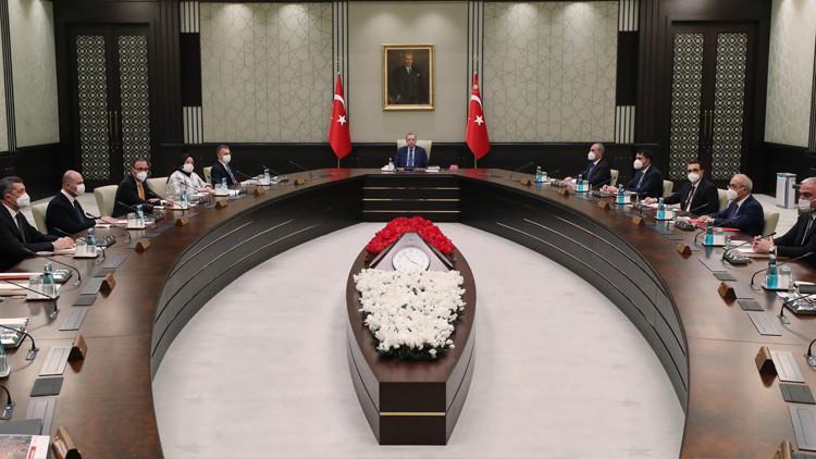 Bugün Bilim Kurulu yarın Kabine toplantısı... Bayramda da kısıtlama! Hedef 10 bin