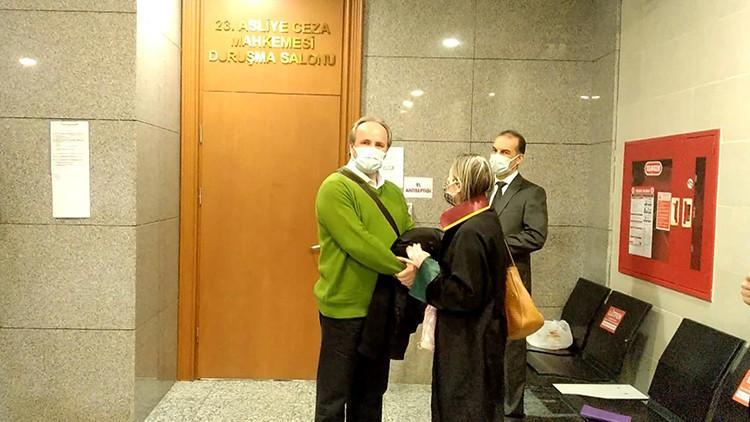 Cumhurbaşkanı'na ve Özlem Zengin'e "hakaret" ile suçlanan avukat hakim karşısında