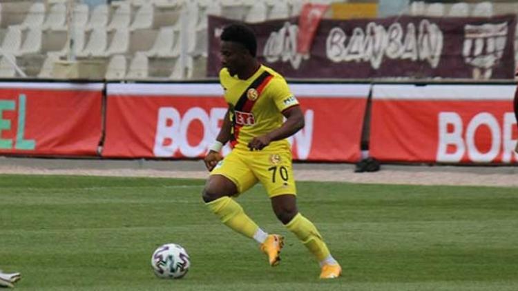 Eskişehirspor'da Hamed Sholaja'nın sözleşmesi feshedildi
