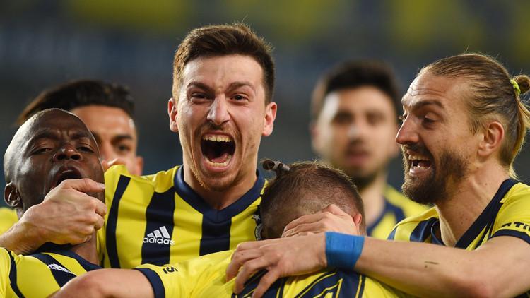 Fenerbahçe 2-8-0 oynadı