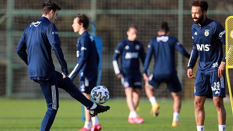 Fenerbahçe'de Mesut Özil ve Nazım Sangare takımla çalışmalara başladı