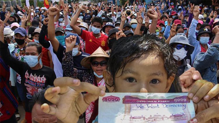 Myanmar'da darbe karşıtları hükümet kurdu, bazı ülkelerin hükümeti tanıyacağı öne sürüldü