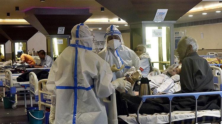 Hindistan'da Kovid-19 salgınında günlük vaka sayısı 261 bini aştı