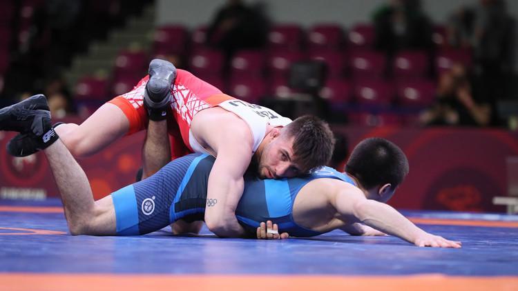 Avrupa Güreş Şampiyonası'nda milli sporcular Süleyman Atlı ile Süleyman Karadeniz finale yükseldi