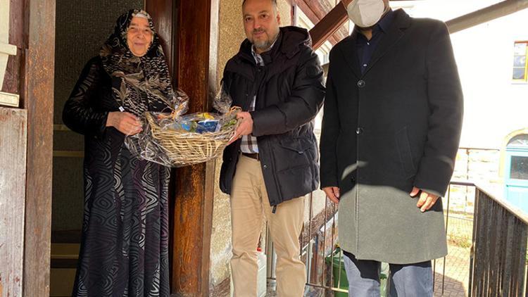 DİTİB camisinden 60 yas üstüne ramazan sepeti!