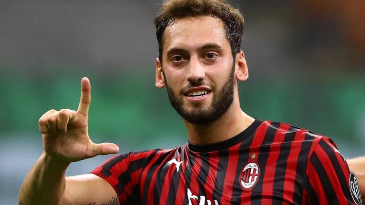 Hakan Çalhanoğlu transferinde sorun çıktı! Juventus devrede...