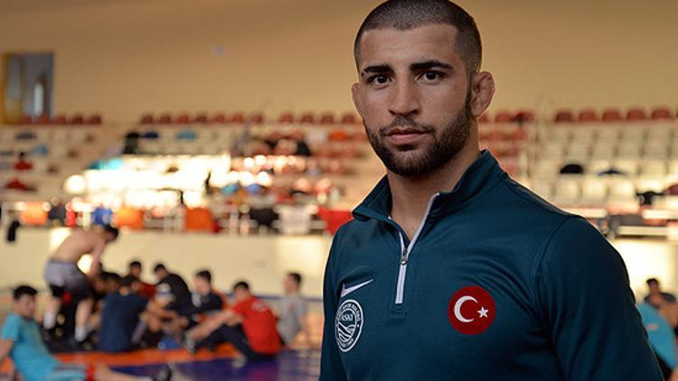 Murat Fırat, Avrupa Güreş Şampiyonası'nda bronz madalya kazandı