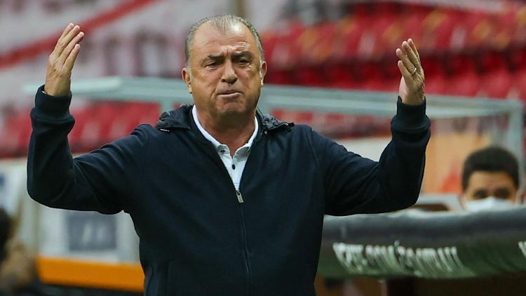 Kulübede oturup Galatasaray’ı yönetemezsin, Fatih Terim karar vermeli